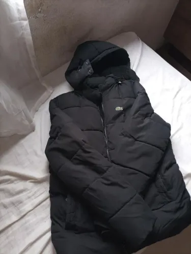 Vendo bobojaco masculino com pelagem e capuz embutido