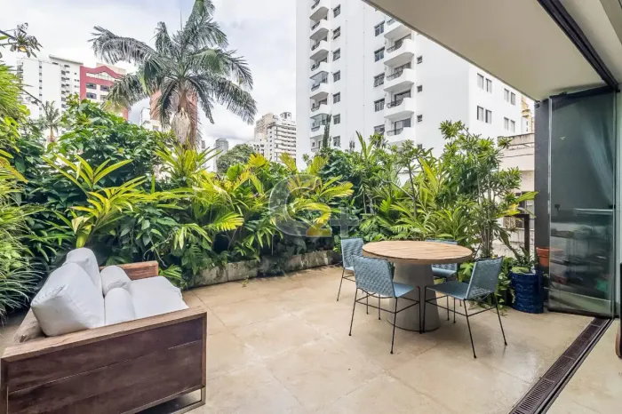 Casa de vila a venda no Itaim Bibi 270m² 4 quartos 3 suies 2 vagas