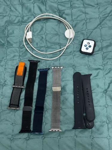 Apple Watch Series 5 44mm + 5 pulseiras + carregador original APPLE 