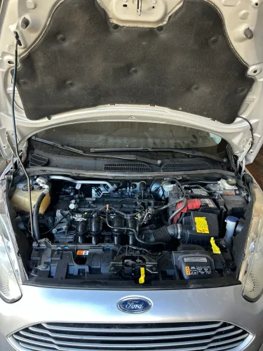 Ford Fiesta 1.6 16V Flex Aut. 5P 2015