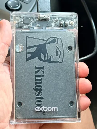SSD com case externa KINGSTON 240 GB
