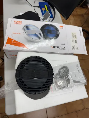 Autofalante Hertz 8 Marine 