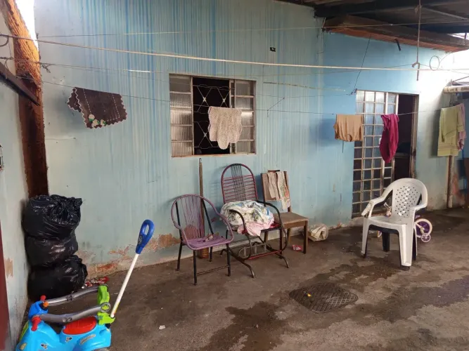 QR 210, Santa Maria, Casa simples com 2 quartos sala cozinha e banheiro R$ 190.000