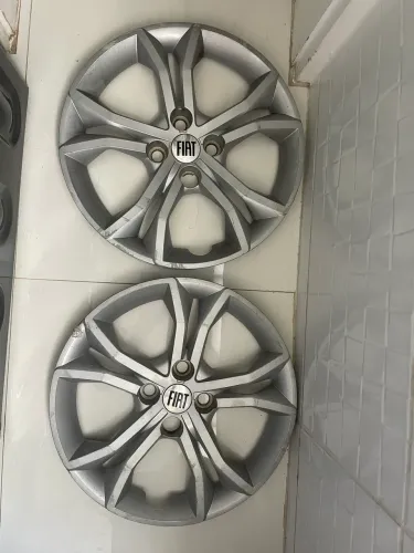 2 Calotas originais Fiat Aro 15 R$40,00 