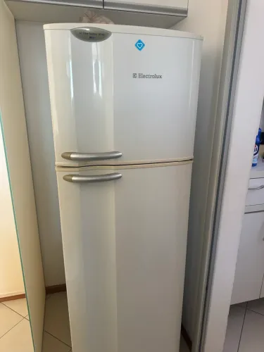 Geladeira Electrolux DC40 360 litros