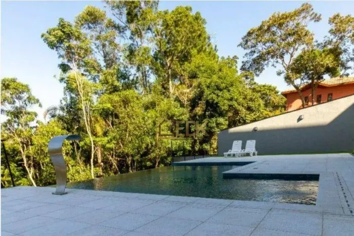 Sobrado com 4 dormitórios à venda, 470 m² por R$ 3.199.000 - Tampanhão - Jambeiro/SP