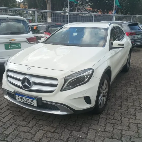 Mercedes-Benz GLA 200 Adv. 1.6/1.6 TB 16V Flex Aut. 2015