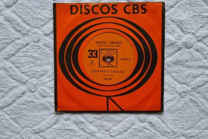 Disco Compacto Roberto Carlos "Amada Amante", "Eu Só Tenho Um Caminho" (tira em Curitiba)