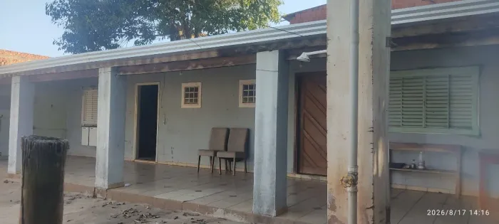 Aluga-se Casa