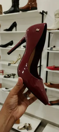 Scarpin Salto 11 cm cor marsala  par único numeração única! Numeração 37