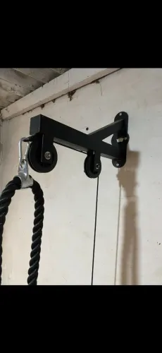 Polia de parede para musculação