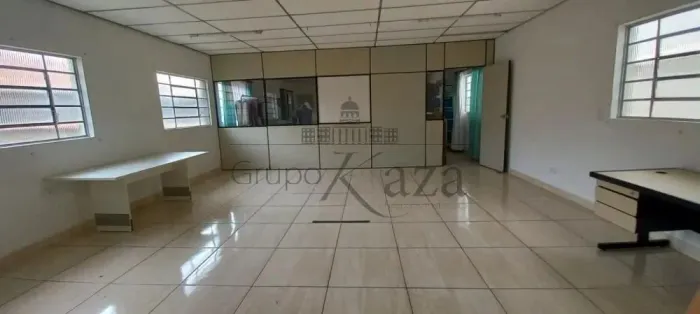 Oportunidade - Ponto Comercial - Bosque dos Eucaliptos - 238m².