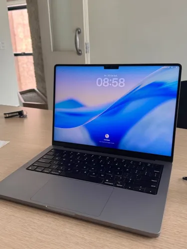 MacBook Pro 14" M1 Pro - 16GB RAM - 1TB SSD