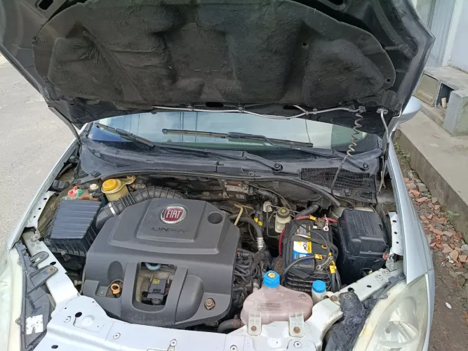 Fiat Linea Absolute 1.9/1.8 Flex Dualogic 4P 2009