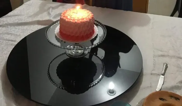 Prato giratório para mesa( preto, grande e bonito)