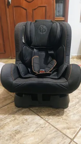Cadeirinha Fisher Price seminova!