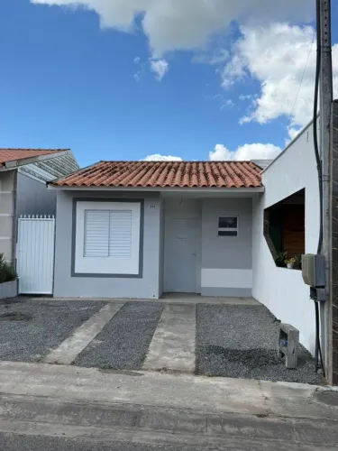 Vendo Casa no Condomínio Azaleias - Casa Padrão com Corredor lateral