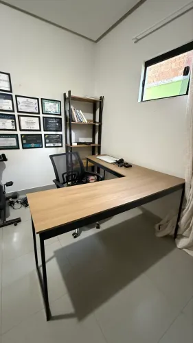 Mesa Em L Industrial Escrivaninha De Canto Nórdico Ferro E Madeira Laminado Com Preto