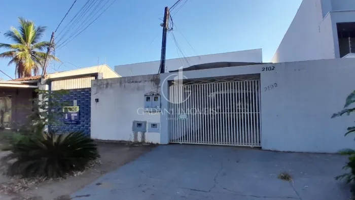 VENDE-SE 2 CASAS POR R$ 1.100.000,00 NA AV DOS TARUMÃS NO SETOR COMERCIAL EM SINOP/MT - GA