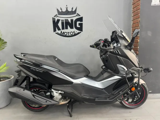 Dafra CRUISYM 300