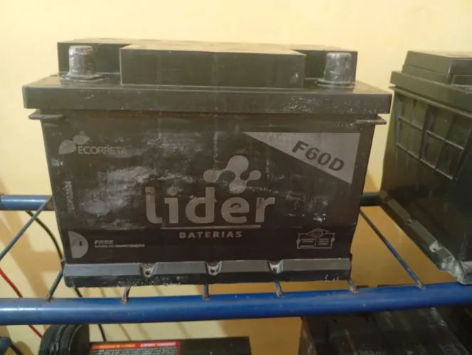 Bateria lider 60 amperes selada sem manutenção semi nova excelente estado !!!