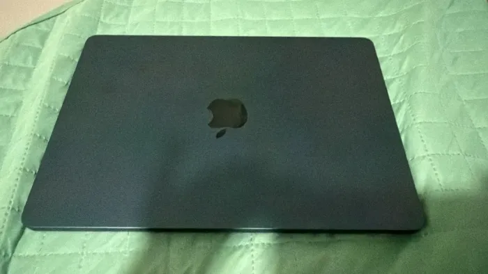 MacBook M3 2024 512 24gb