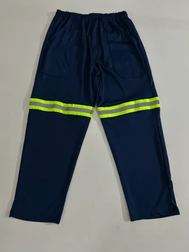 Calça de brim pesado