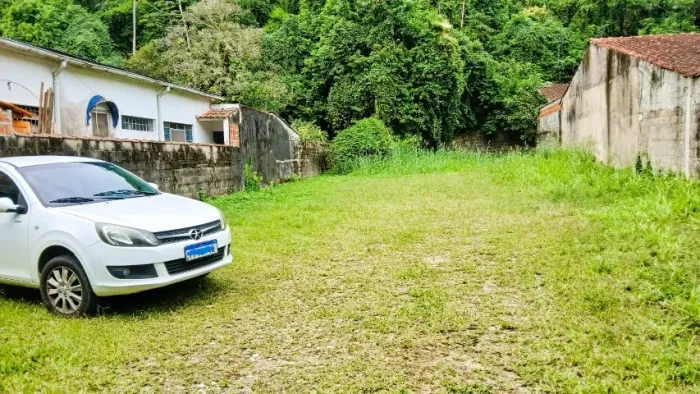 Terreno em Ubatuba: Permuto por Casa em Sorocaba 456m² a 50m da Praia em Ubatuba
