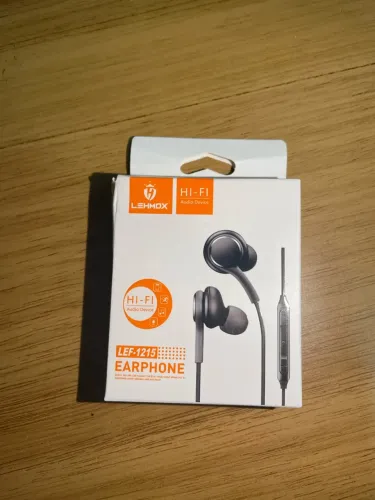 Vendo fone de fio som Alto e lacrado perfeitamente