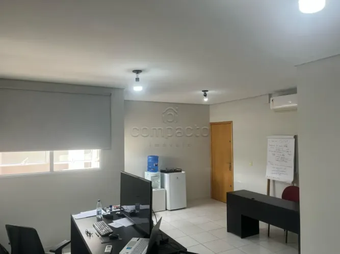 Sala comercial próxima à área central da cidade