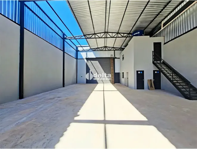 Galpão disponível para locação no bairro Loteamento Centro Empresarial Leste I em Uberlând