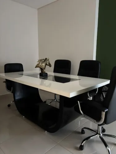 MESA DE REUNIÃO MADEIRA MACIÇA 