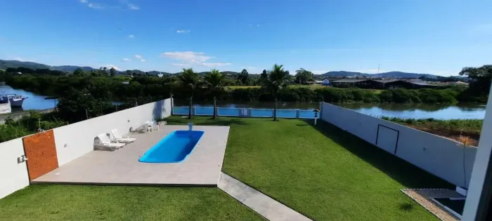 Casa com 3 dormitórios à venda, 315 m² por R$ 3.100.000 - Centro - Balneário Piçarras/SC