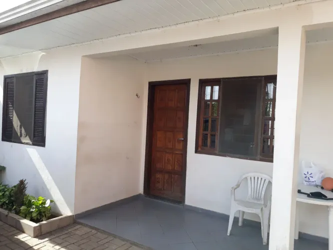 Alugo casa C/ 2 quartos de mais dependências