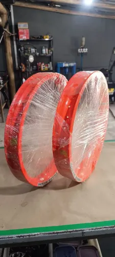 Par de aros Thee Heads