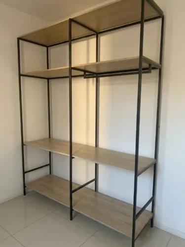 Estante Closet Estilo Industrial (Ferro e Madeira) - Perfeito Estado