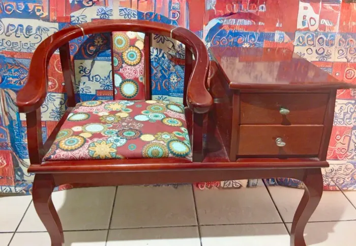 Mesinha/Cadeira Vintage - 2 gavetas - Móvel de Antiquário