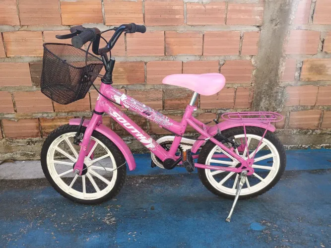 vende-se uma linda bicicleta infantil. 300 reais.