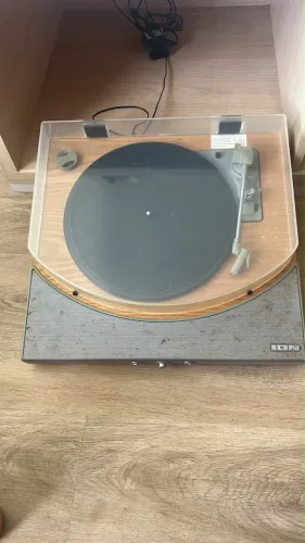 Vitrola Toca-Discos ION Premier LP - Bluetooth, Autofalantes Integrados