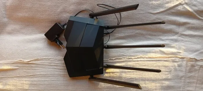 Roteador e repetidor Wifi Tenda AC1200. Dupla-faixa com 5 antenas, cobertura mais ampla