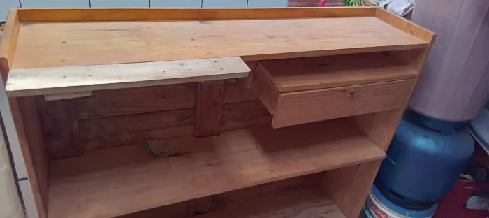 Vendo um balcão em perfeito estado para  lanchonetes bares zap *57