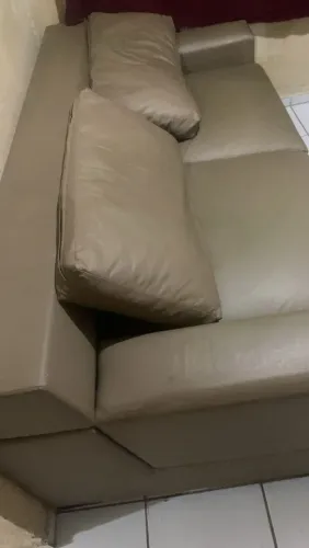 Vendo sofá semi novo retrátil