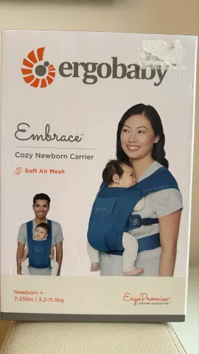 Canguru Ergonômico Ergobaby Embrace Soft Air Mesh (Azul) - NOVO / LACRADO NA CAIXA