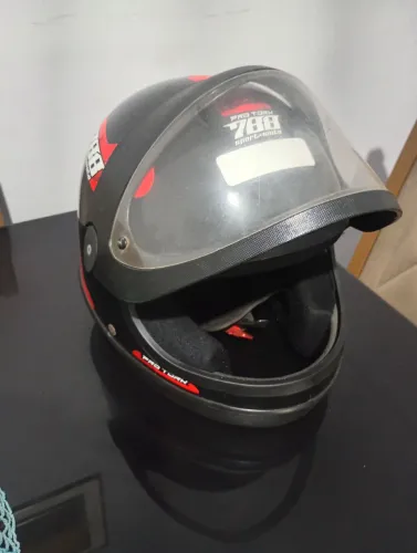 Vendo 2 capacetes Pro Tork tamanho 60 