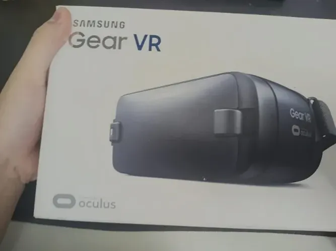 Óculos de Realidade Virtual Samsung Gear VR - Na Caixa (Muito Conservado)