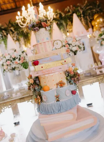 Bolo de biscuit maravilhoso - tema princesas