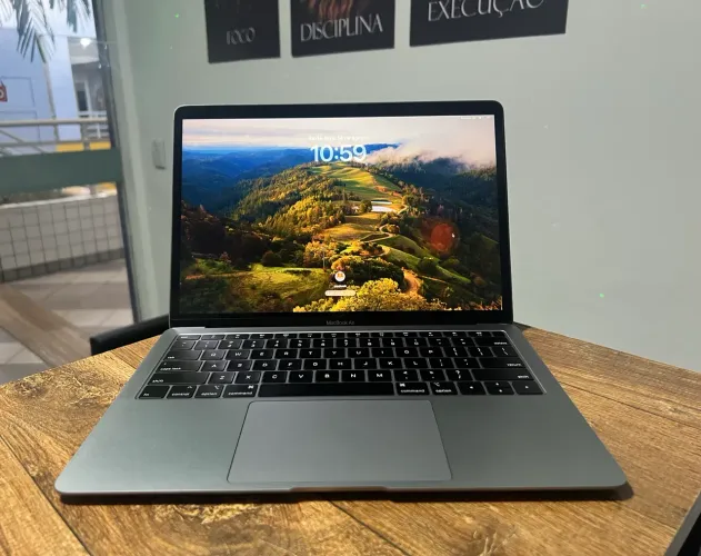 MacBook Air | Core i5 | 8GB RAM | Tela 13.3? Retina | Super novo