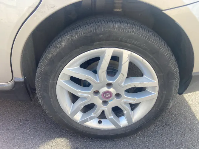 Jogo de rodas aro 16 com pneus novos. PARA FIAT
