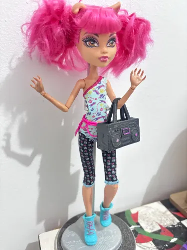 Howleen Dance class monster high
