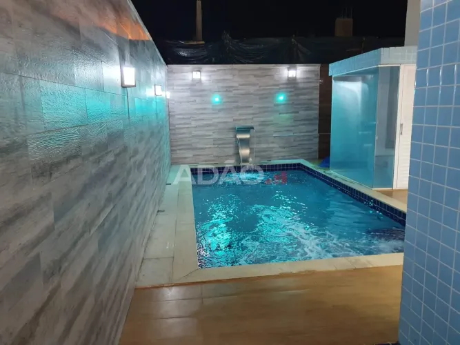 Sobrado com 5 Suítes e Piscina no Portal do Sol Green